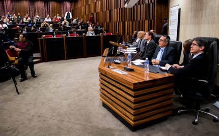 Panel discussion on relations between South Africa and Cuba.